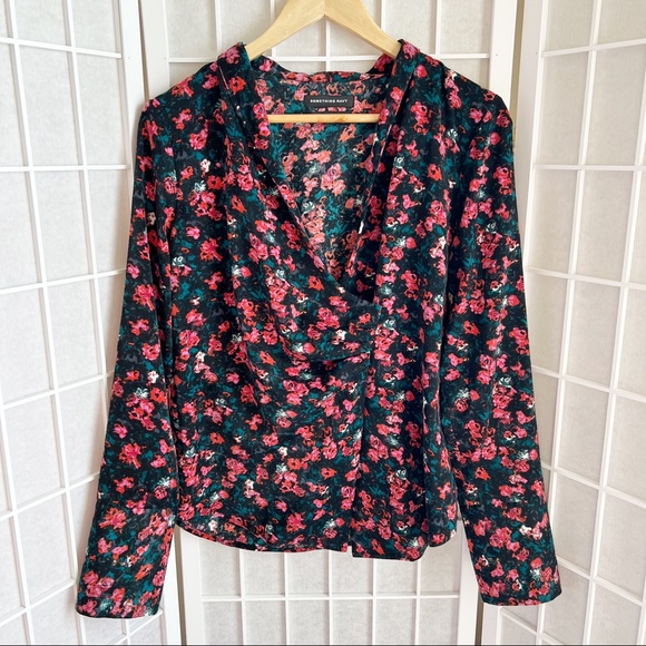 NWOT Something Navy Rose Floral Wrap Long Sleeve Top Small - Picture 1 of 7